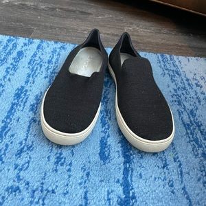 Size 9 Black Rothy’s